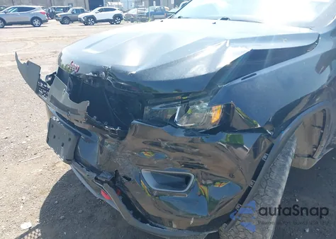 2020 Jeep Grand Cherokee Trailhawk z USA, uszkodzony, nr VIN 1C4RJFLG1LC346674